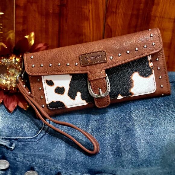 Wrangler Western Cow-Print Tri-fold RFID Wallet/Wristlet Detachable Credit Card - Picture 1 of 13